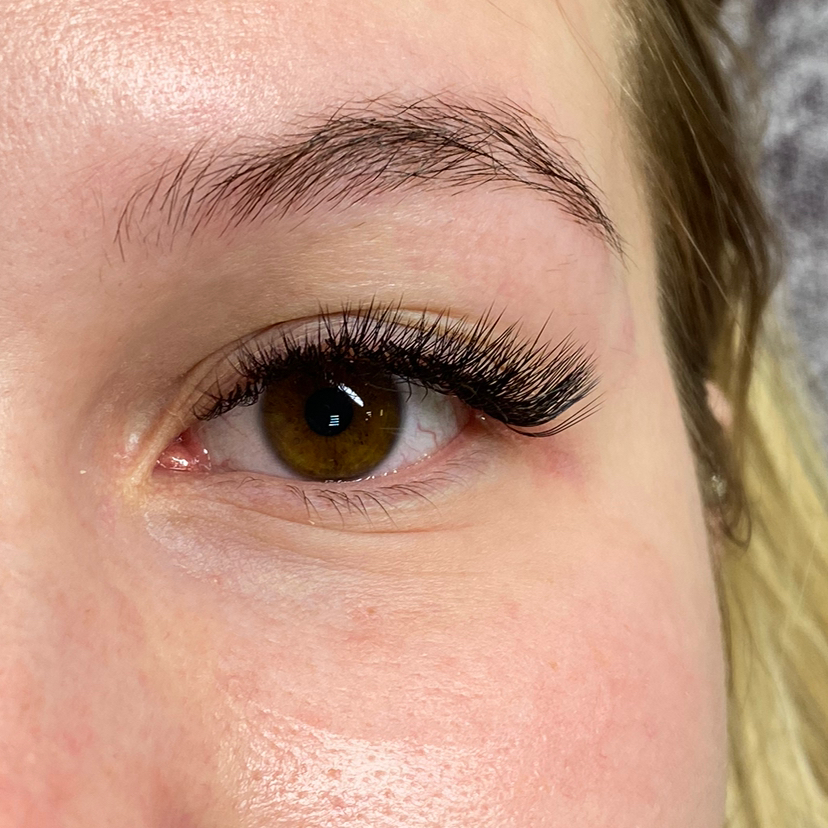 Наращивание ресниц 3D