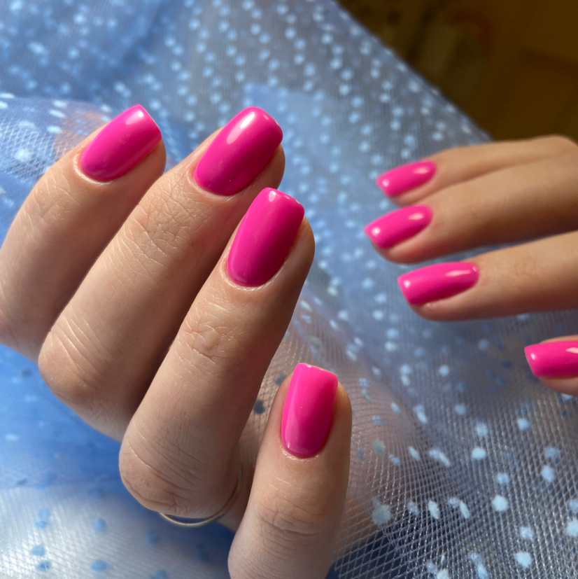 Маникюр с однотонным покрытием