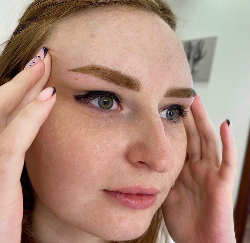 Коррекция бровей +окрашивание