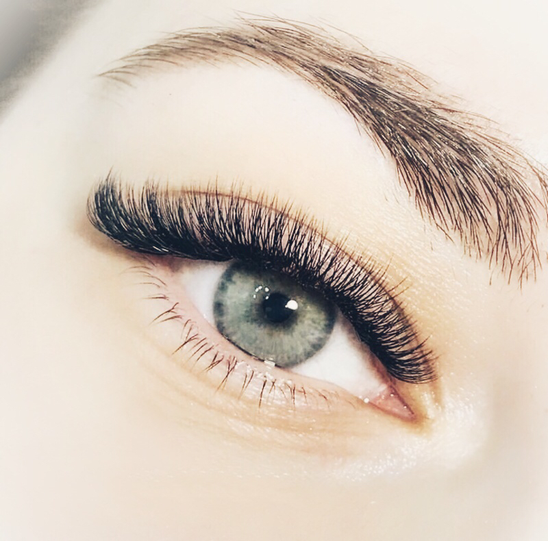 Наращивание ресниц объём 3Д