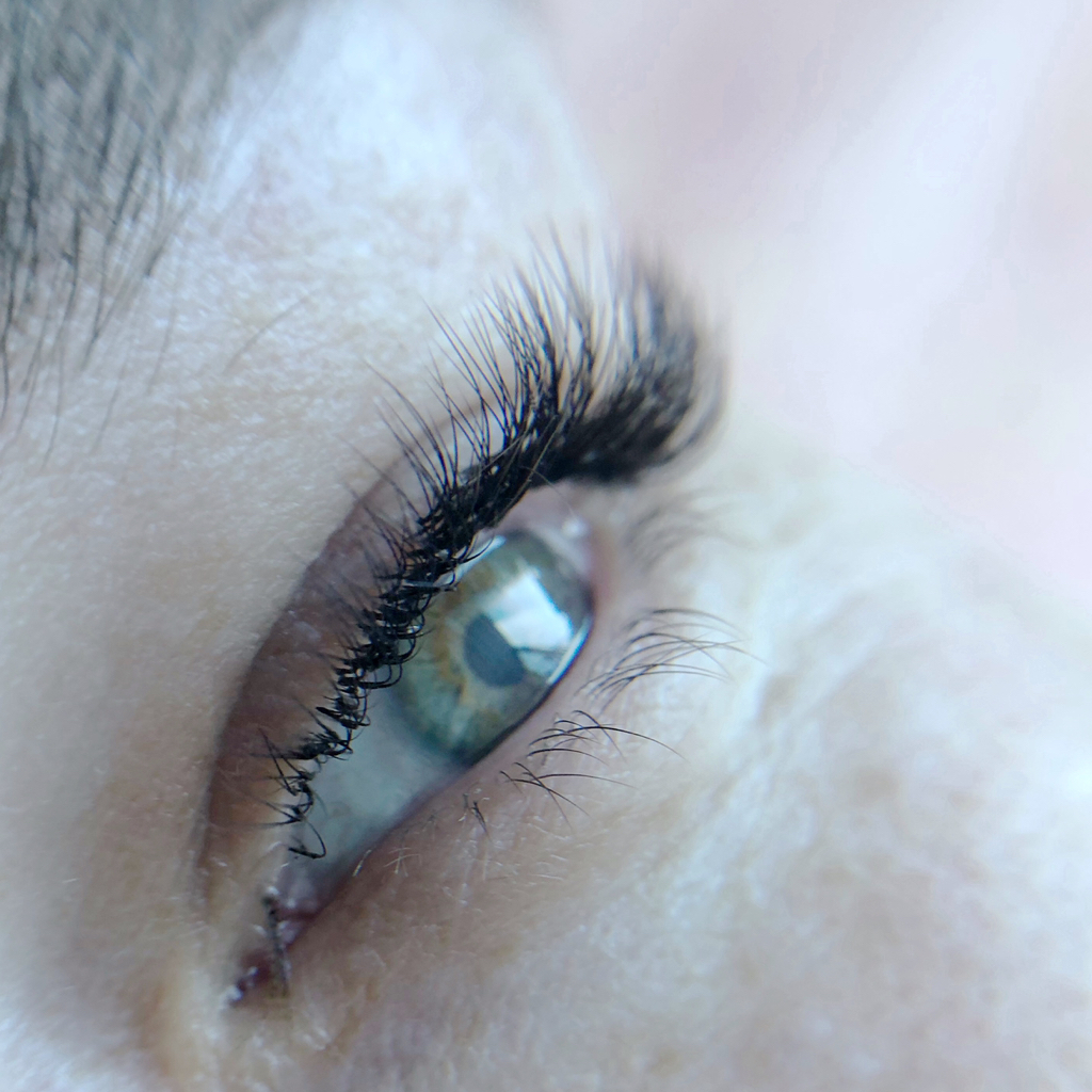 Наращивание ресниц объём 1,5 Д