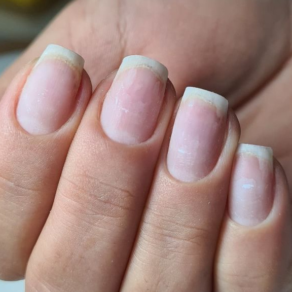 Снятие искусственных ногтей