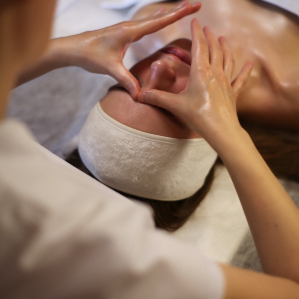 Массаж лица