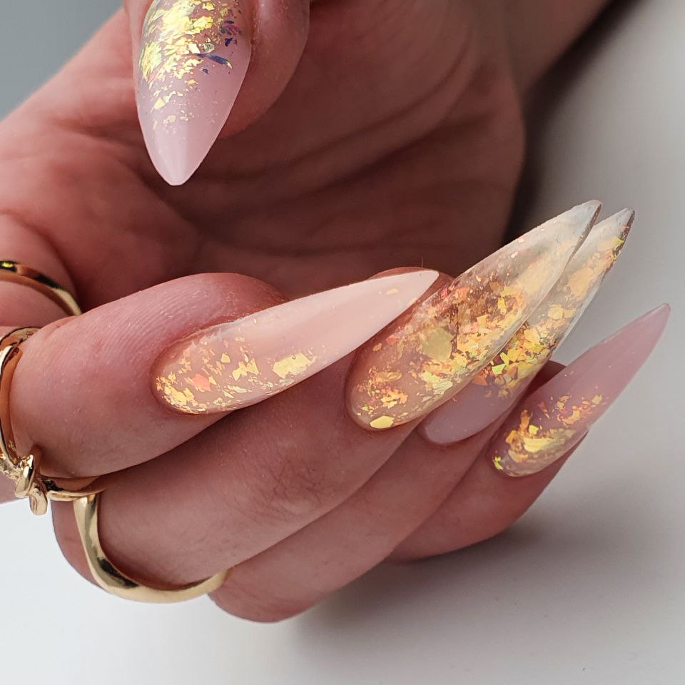 Наращивание ногтей