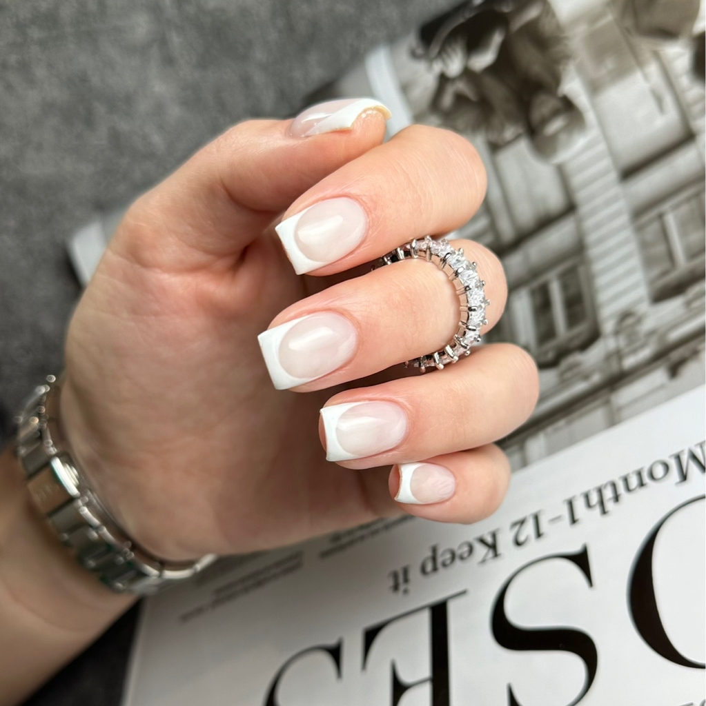 Маникюр «Premium» (маникюр + укрепление + восстановление архитектуры + дизайн / френч)