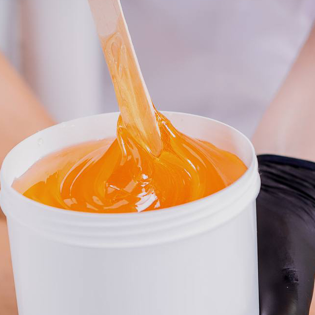 Руки полностью сахарной пастой