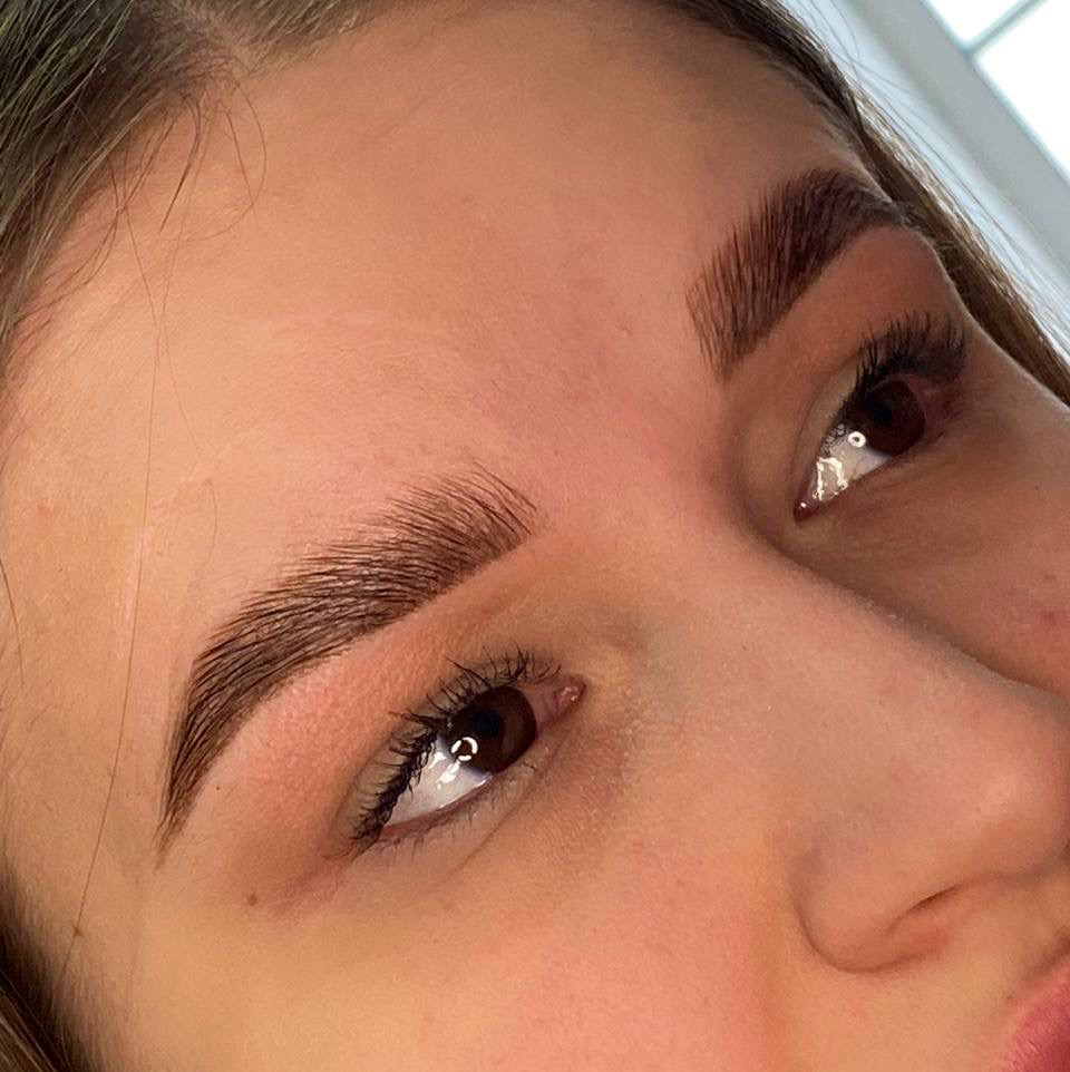 КОМПЛЕКС долговременная укладка бровей( ламинирование),окрашивание и коррекция бровей