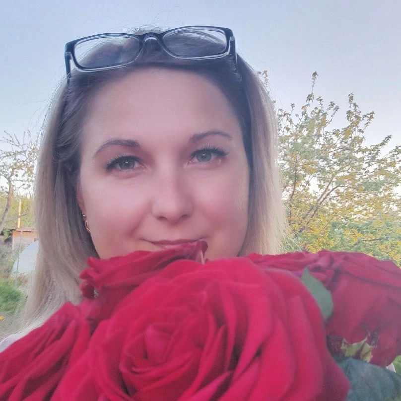 Тихомирова Елена