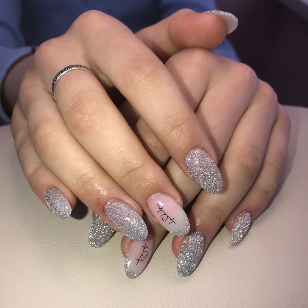 Наращивание ногтей