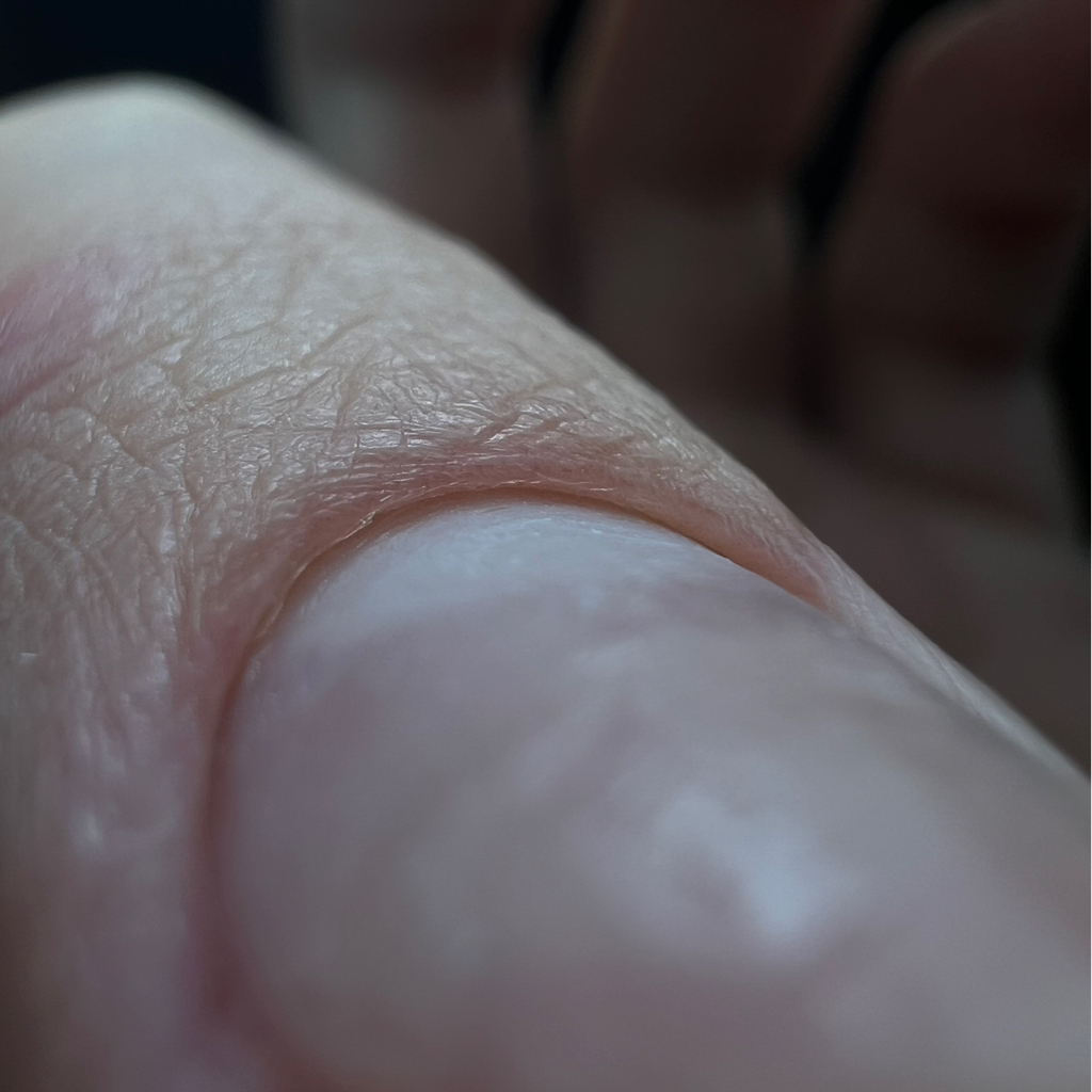 Снятие + аппаратный маникюр