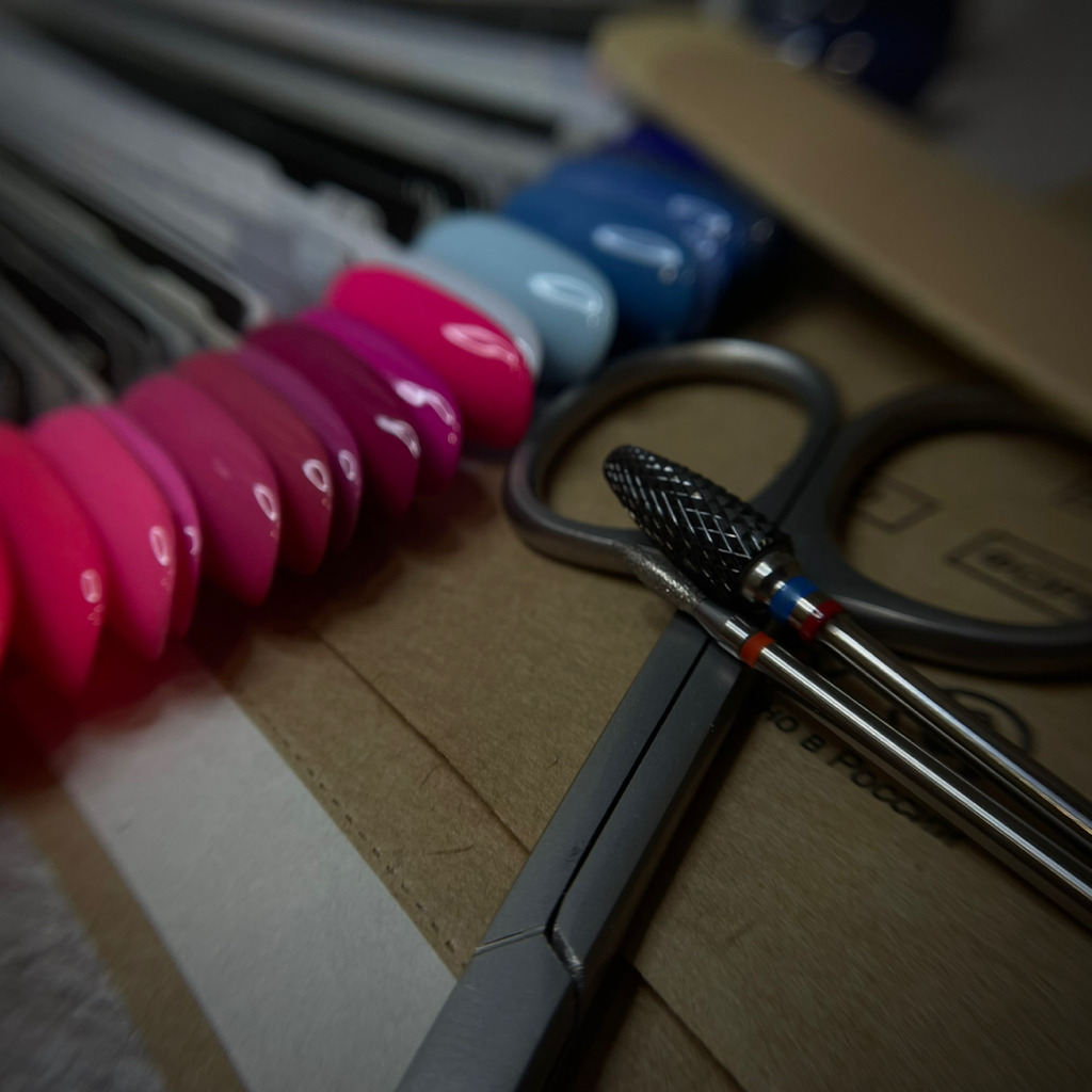 Педикюр только пальчиков с покрытием гель-лак.