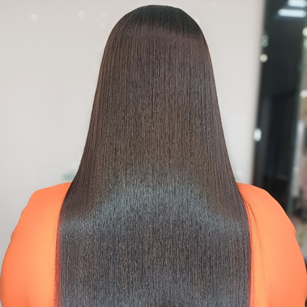 Кератиновое выпрямление ( нижняя граница лопаток)