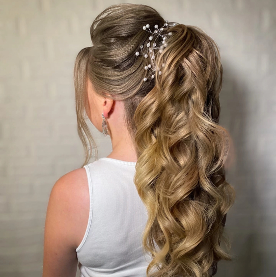 Вечерняя причёска (волосы ниже плеч)