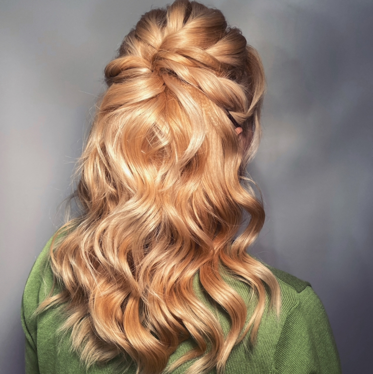 Причёска на выпускной