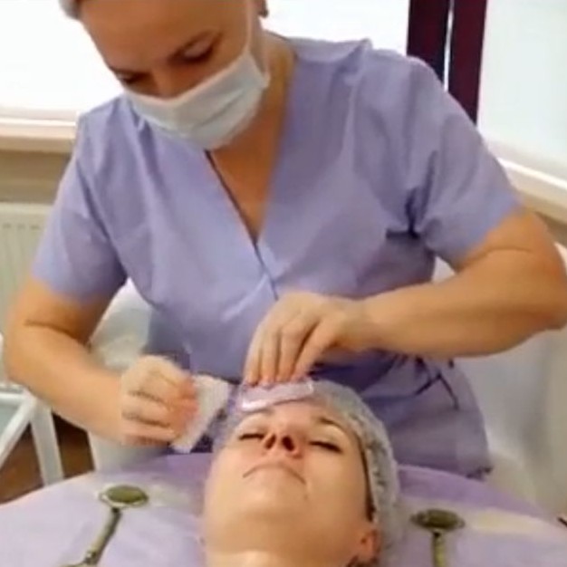 Массаж лица гуаша