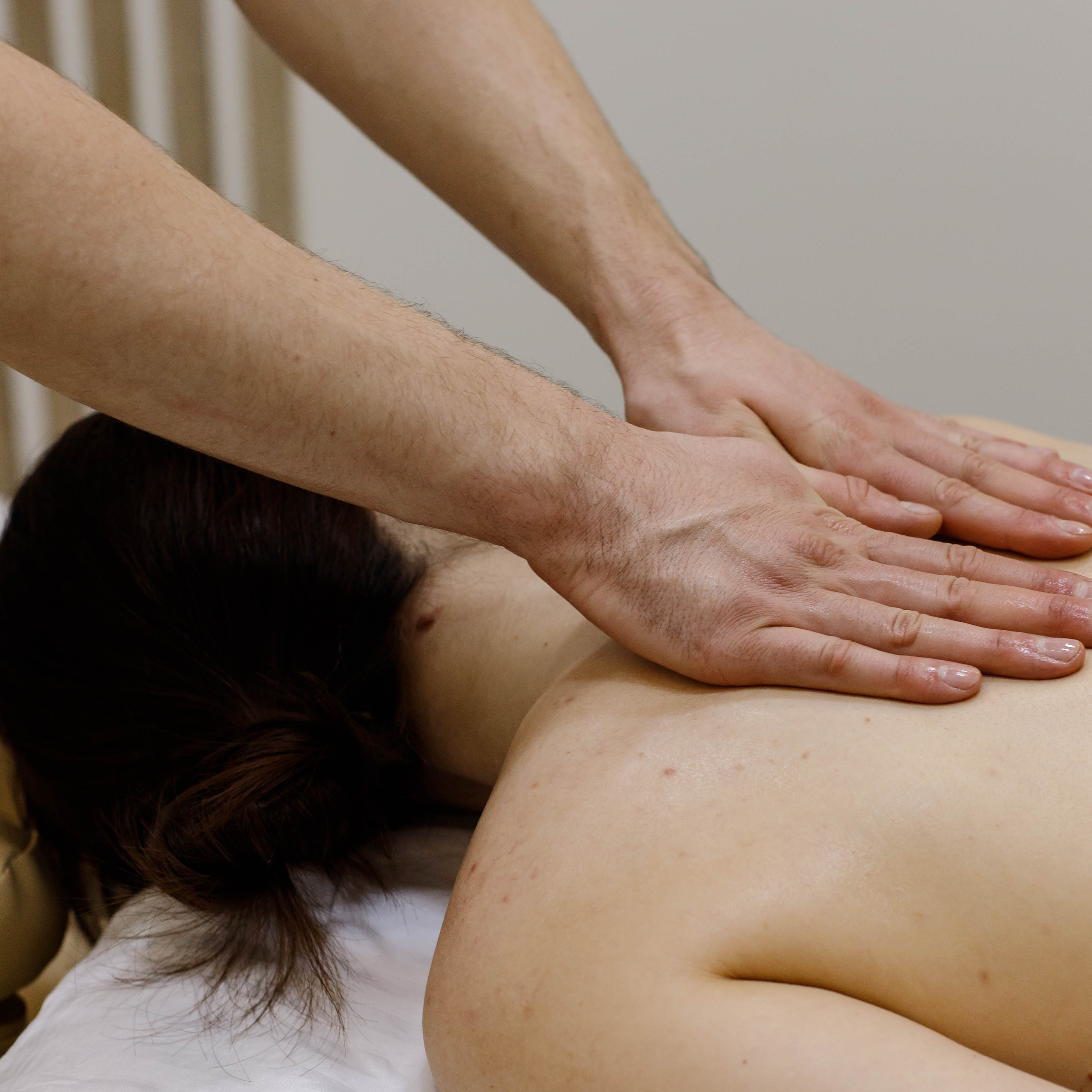 Массаж шейно-воротниковой зоны (ШВЗ), 20 минут