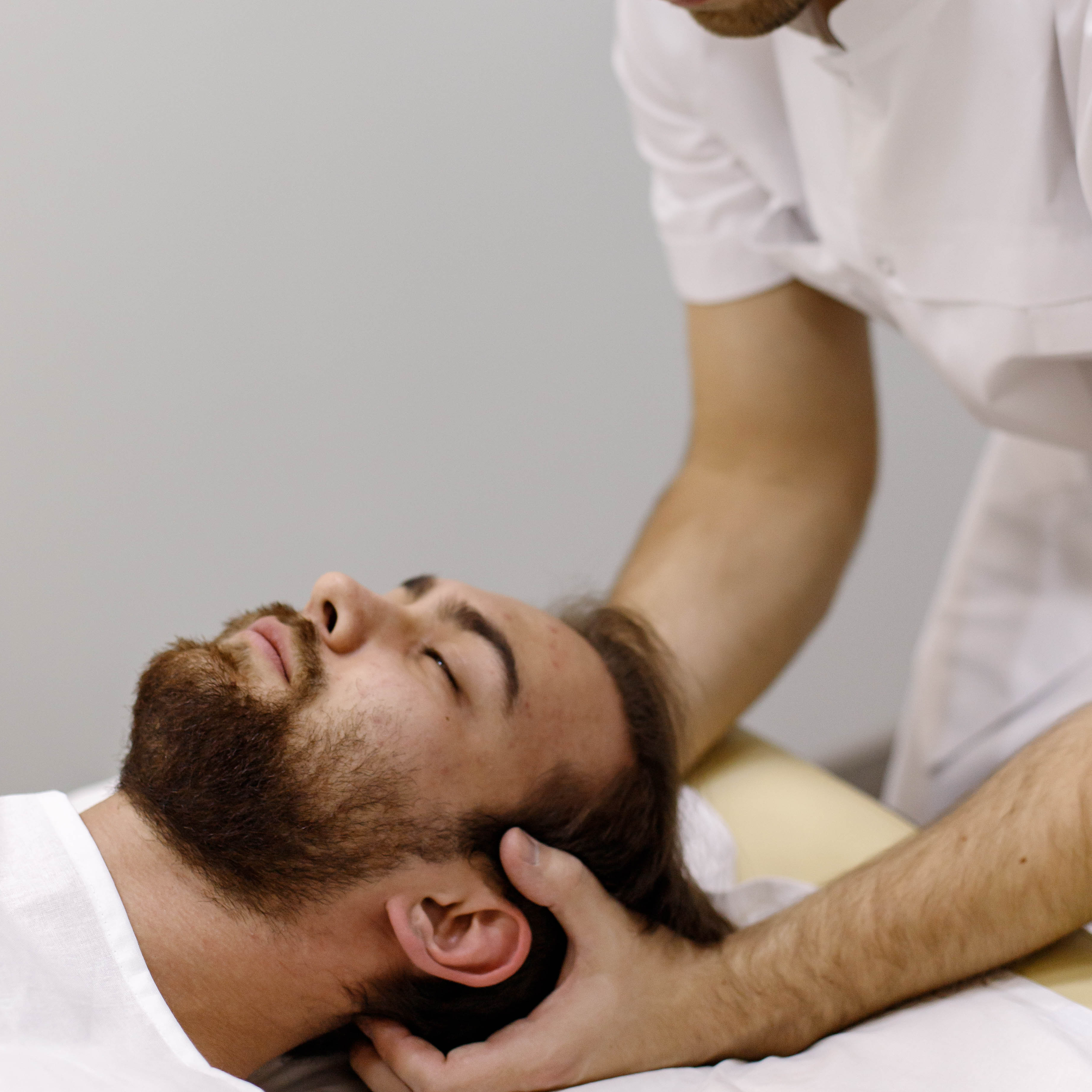 Сеанс массажа с применением мягких мануальных техник, до 40 минут