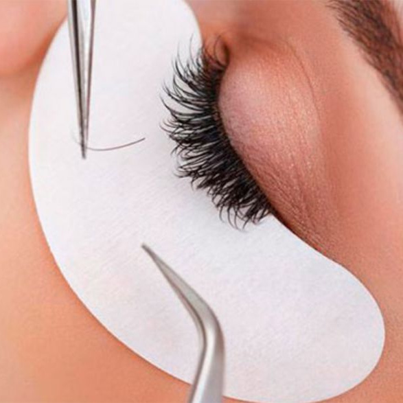 Снятие наращенных ресниц