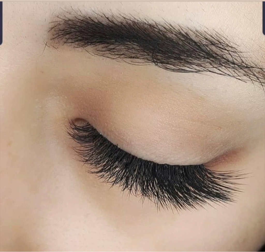 Наращивание ресниц 2Д