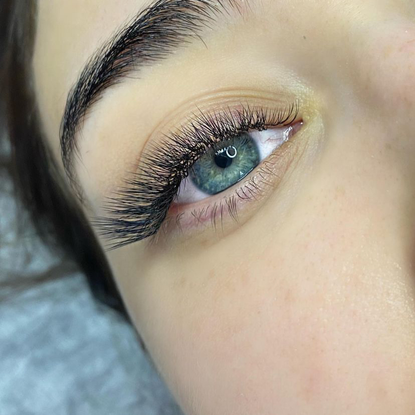 Наращивание ресниц 2,5D