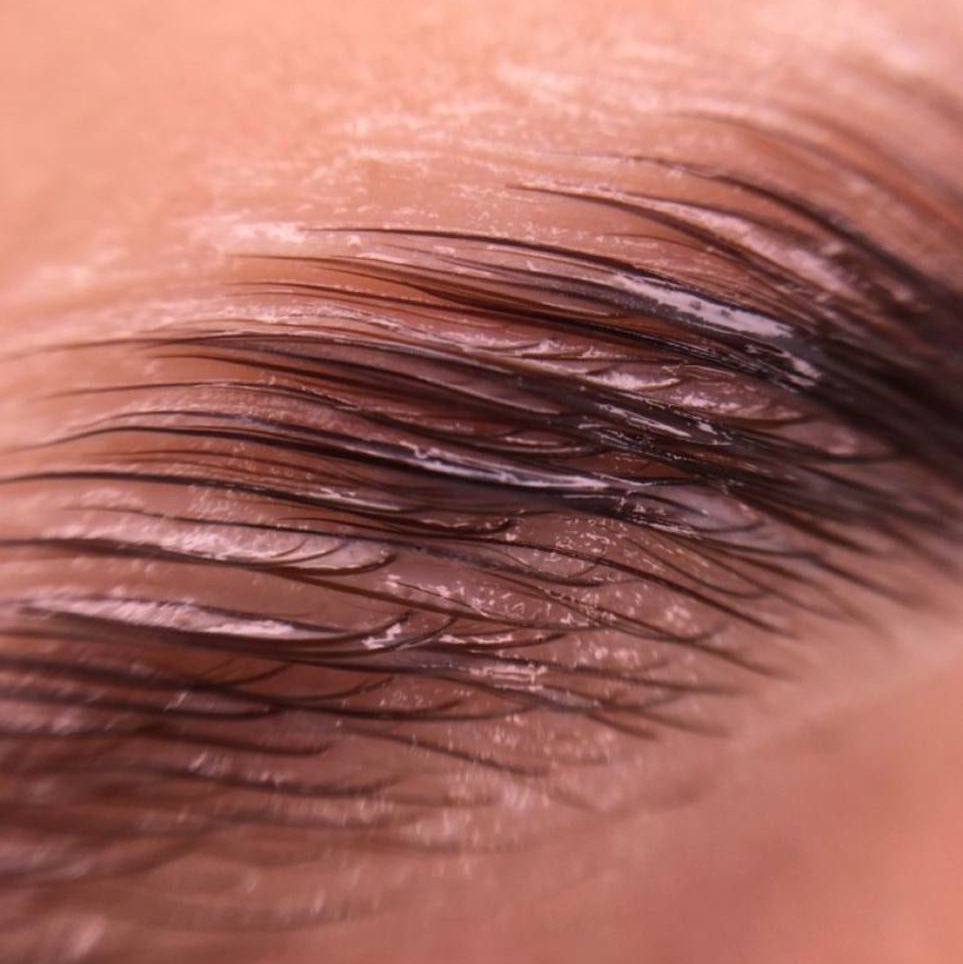 Ламинирование бровей (долговременная укладка) + коррекция + окрашивание