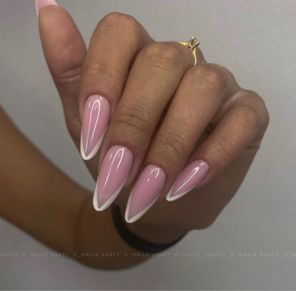 Наращивание ногтей