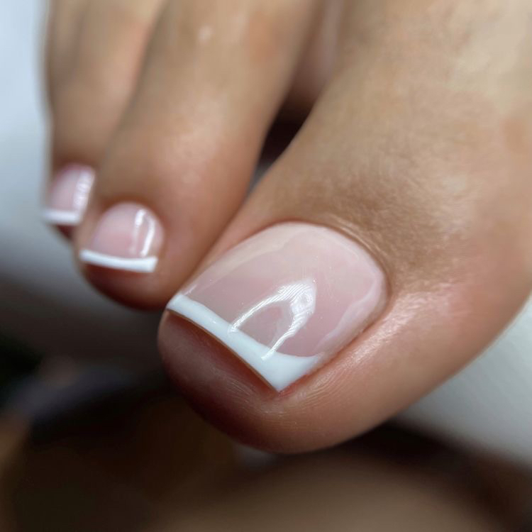 Снятие+педикюр+покрытие гель-лак+френч