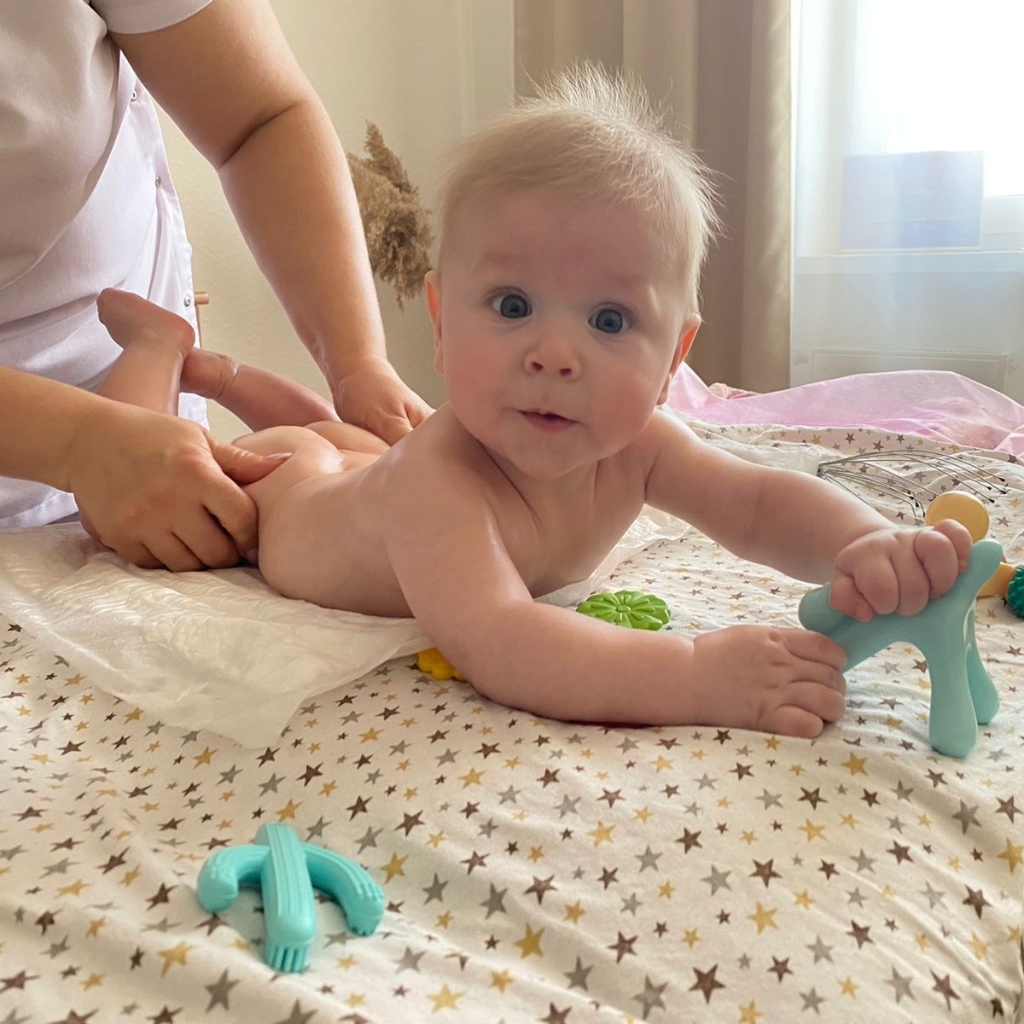 Детский общий массаж до 2 лет