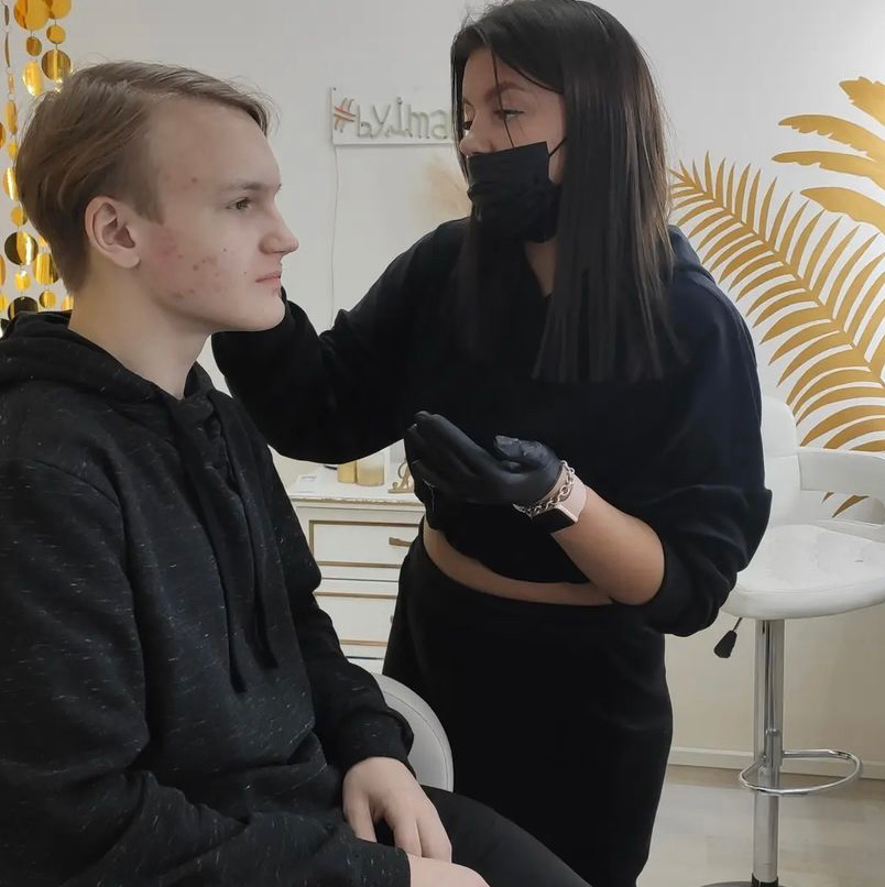 Мужская коррекция бровей