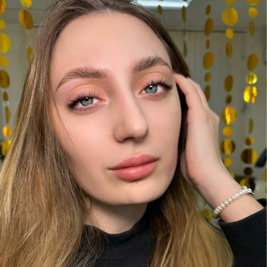 Долговременная укладка бровей (Ламинирование бровей)