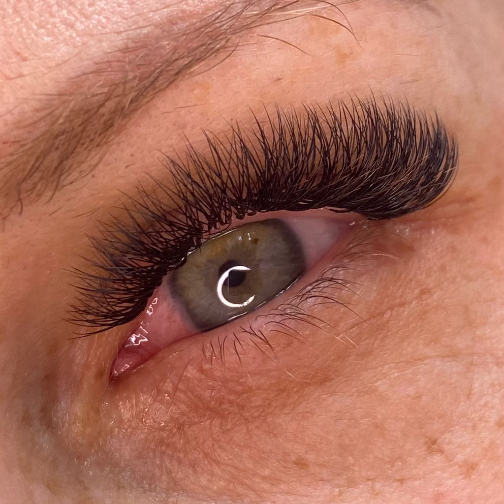 Наращивание ресниц 2.5D