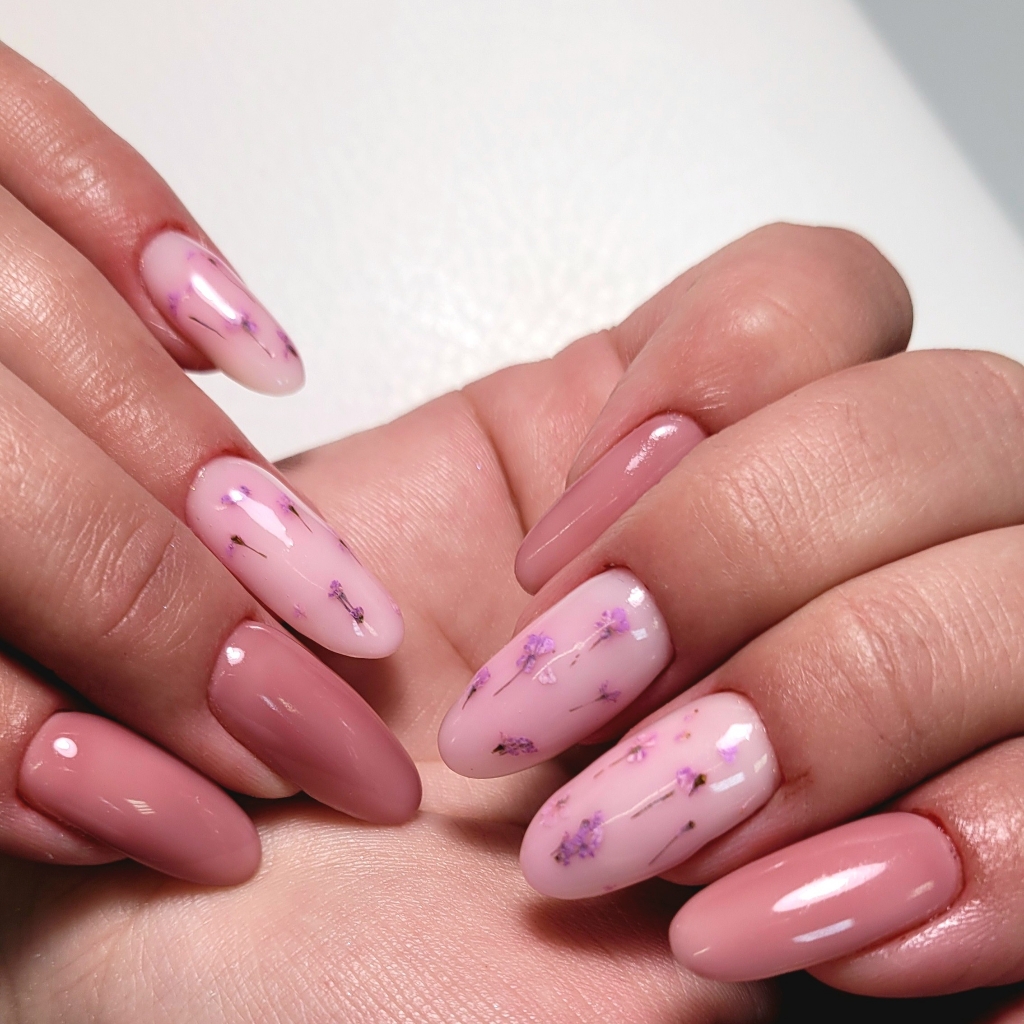 Наращивание ногтей