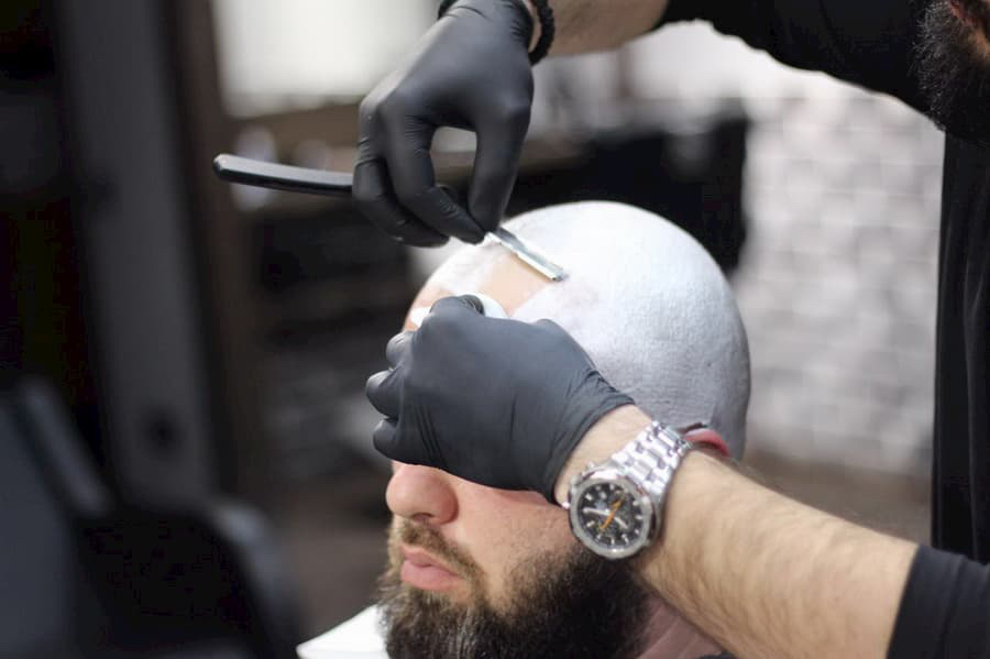 Опасное бритьё (головы)