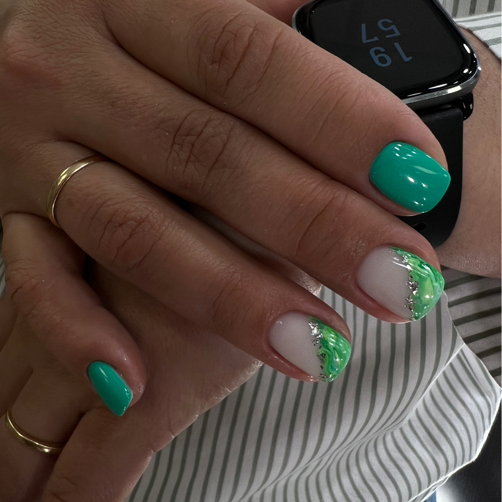 Дизайн 4  и более ногтя