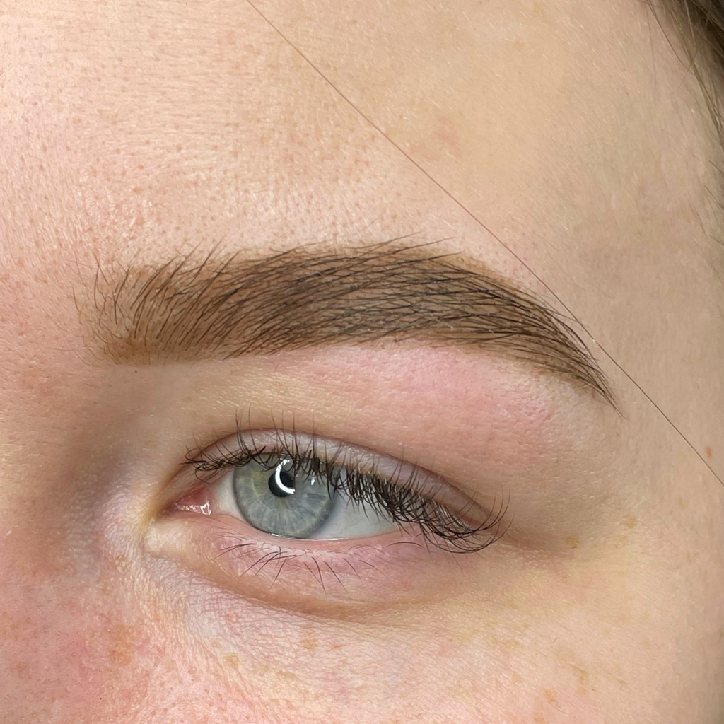 Оформление бровей