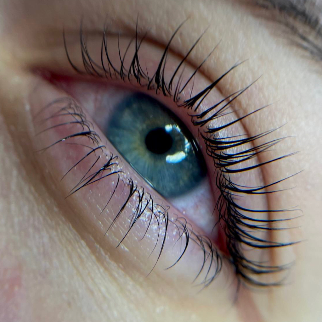 Ламинирование нижних ресниц