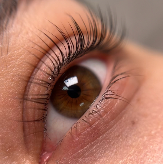 Ламинирование ресниц с окрашиванием