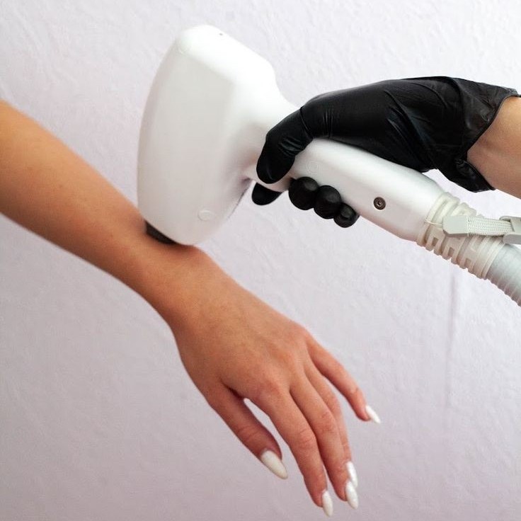 Руки до локтя