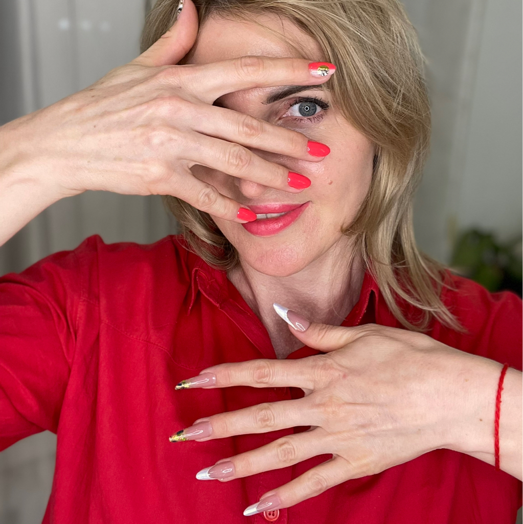 Наращивание ногтей (гель) до 2 размера  Выше плюс 100 р за 1 единицу (стоимость дизайна , френч , втирка и другое оговаривается  отдельно и в стоимост