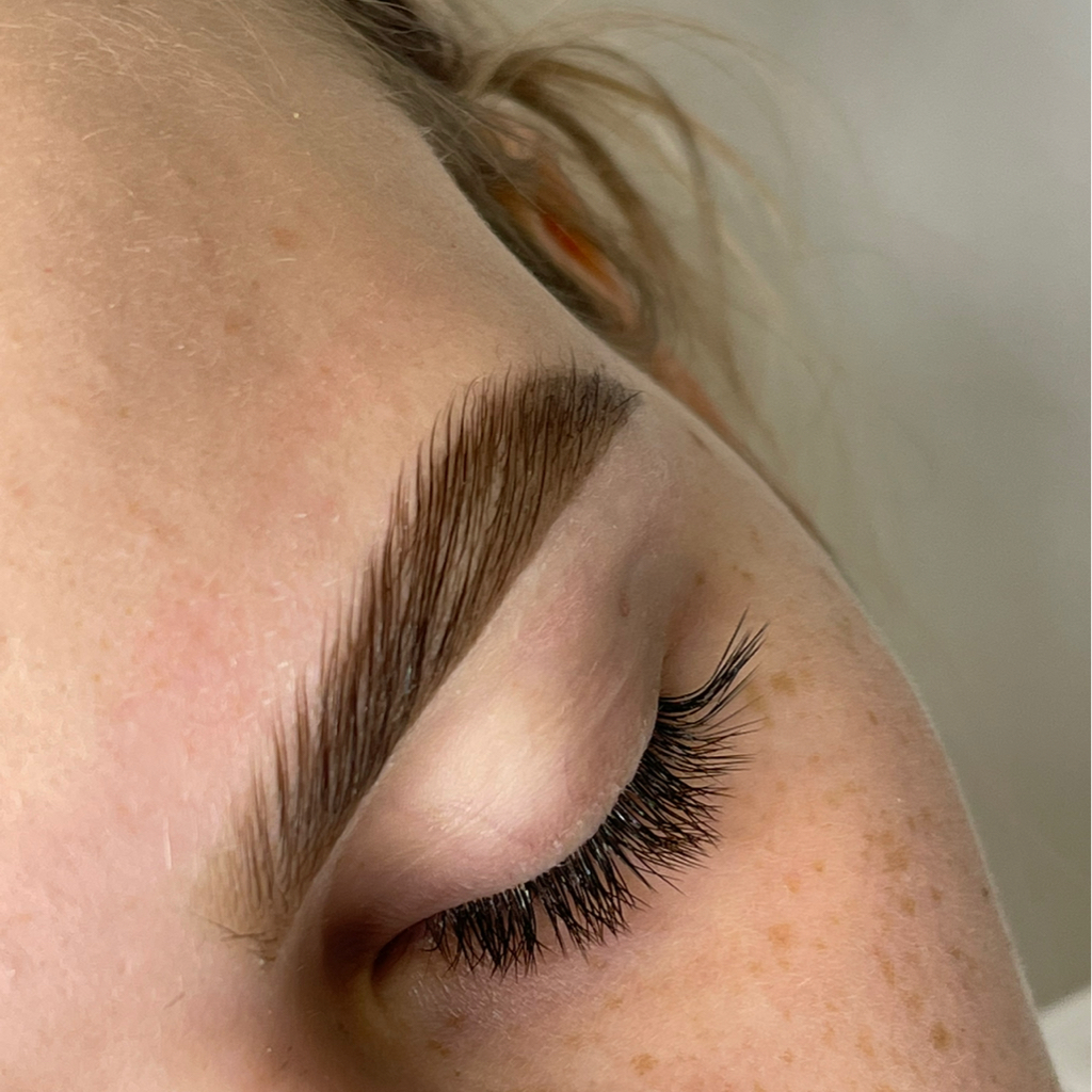 Оформление бровей