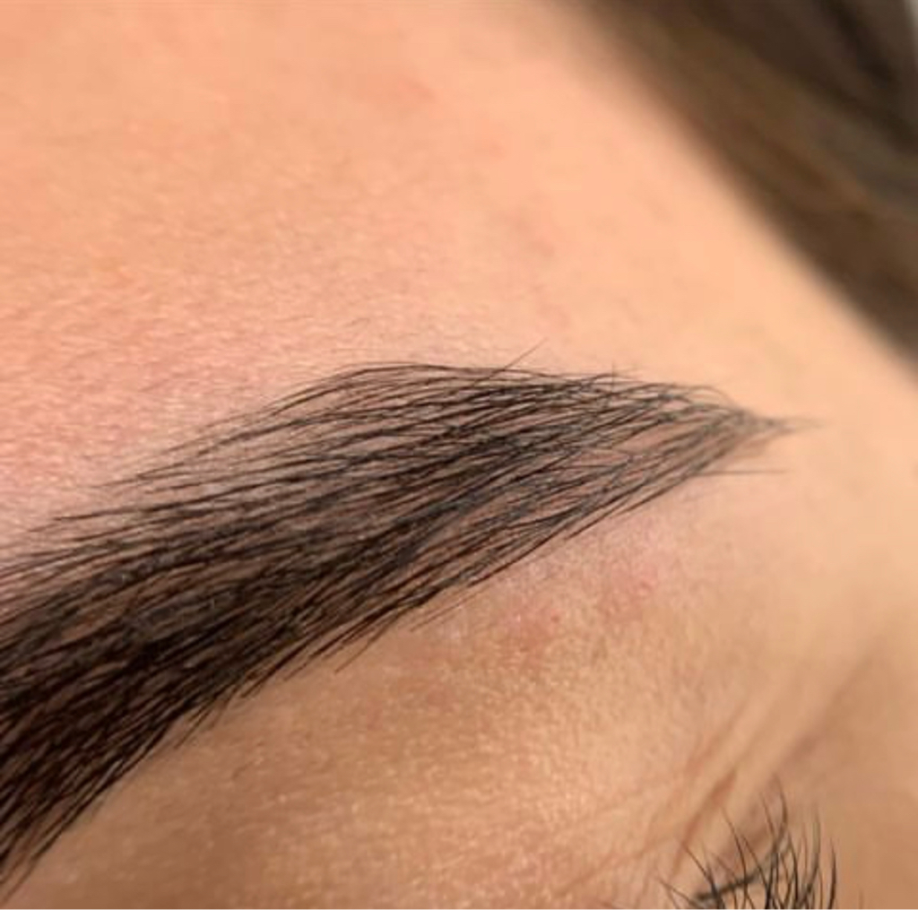 Коррекция формы бровей ( БЕЗ ОКРАШИВАНИЕ)