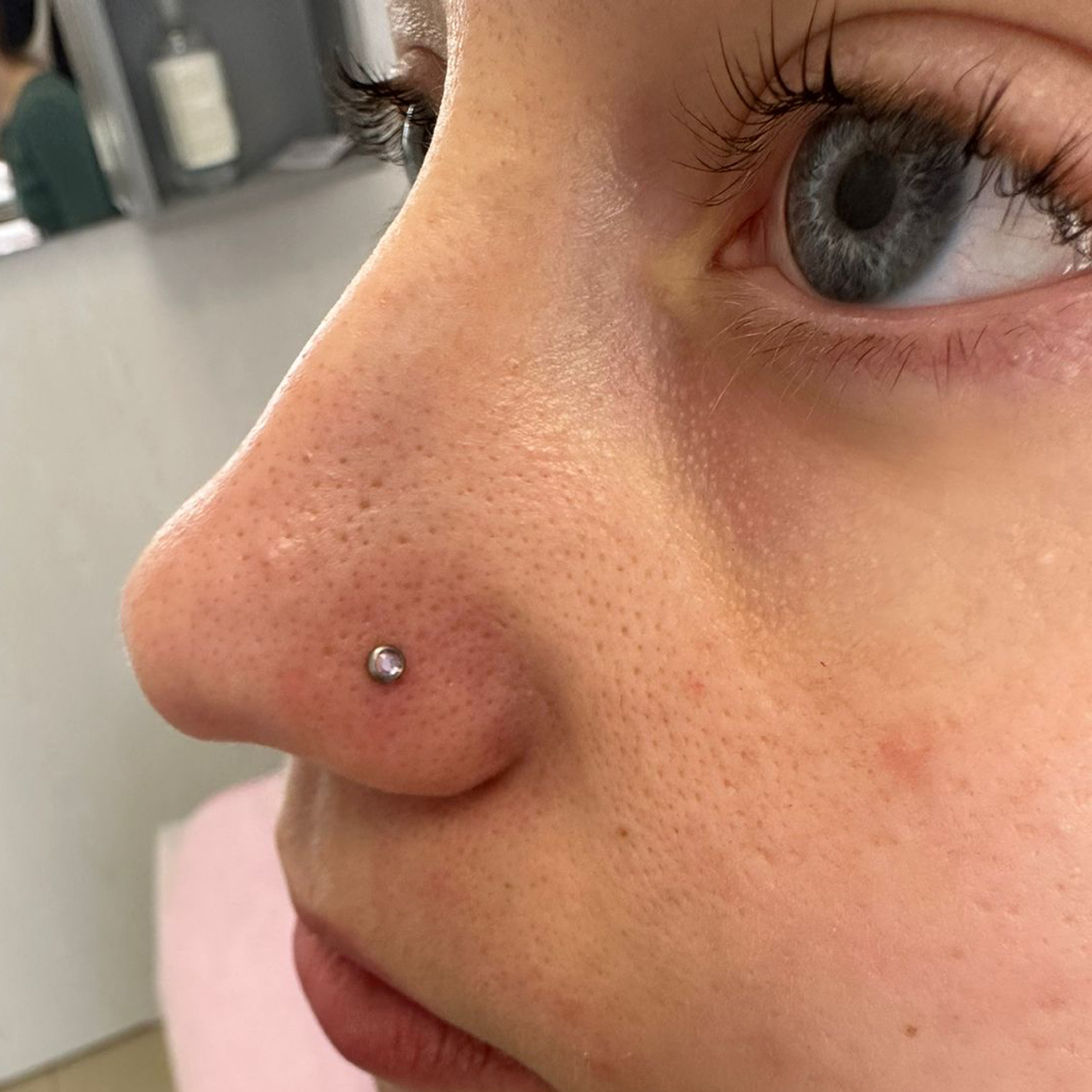 Пирсинг носа (нострил, септум)