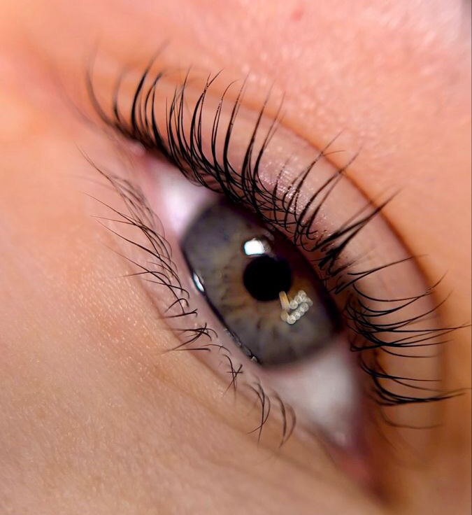 Ламинирование ресниц + окрашивание + уход