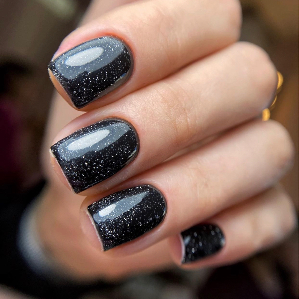 Однотонное покрытие.