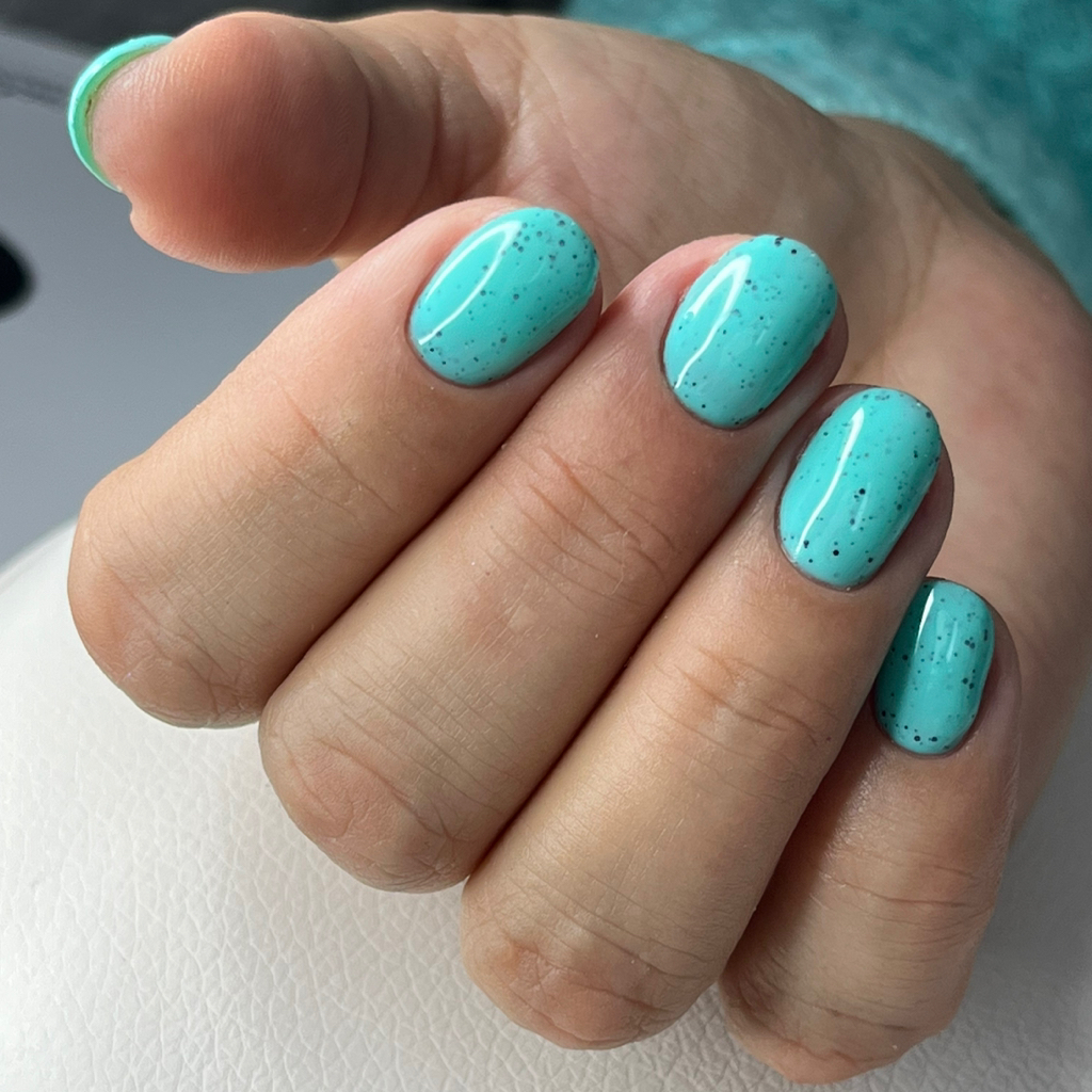 Маникюр с покрытием гель-лак/цветной гель