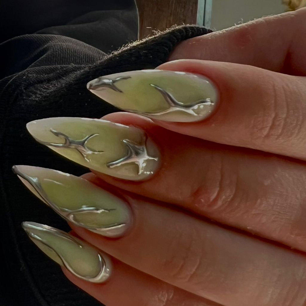 наращивание с  дизайном от 4х ногтей и более