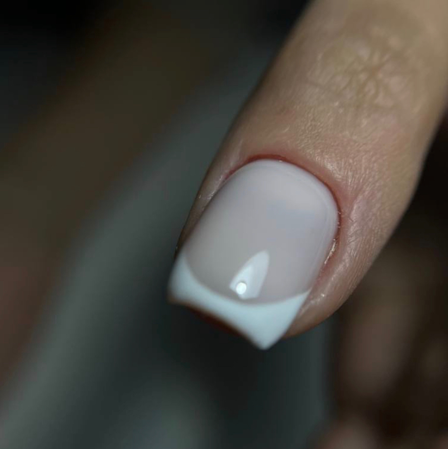 Маникюр+френч+укрепление ногтей гелем