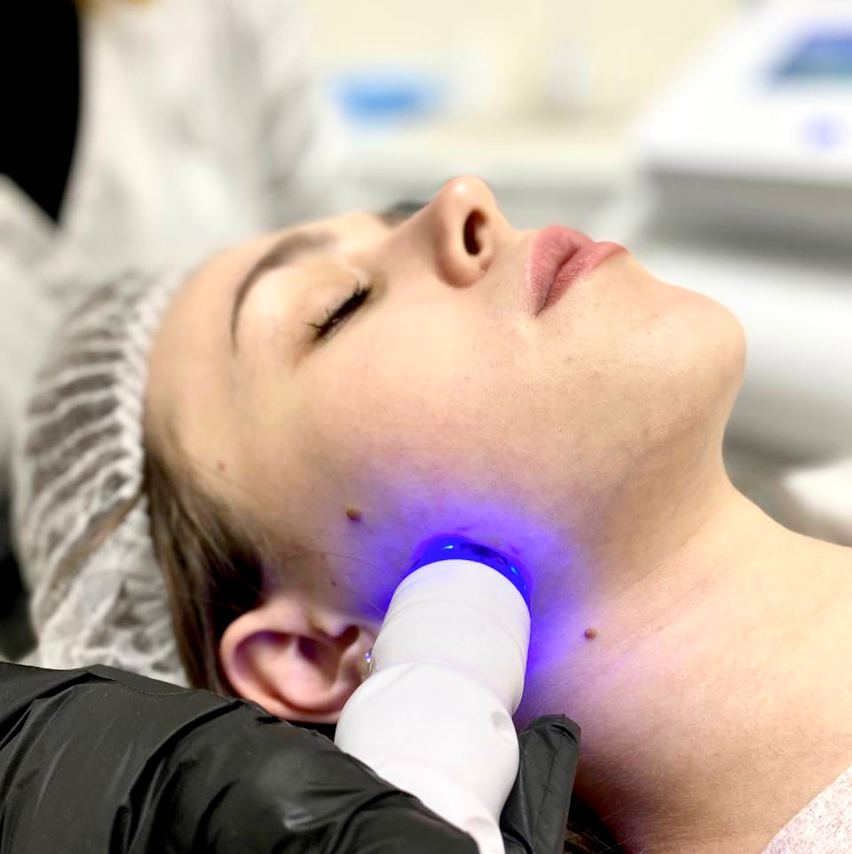 Вакуумный массаж лица и шеи