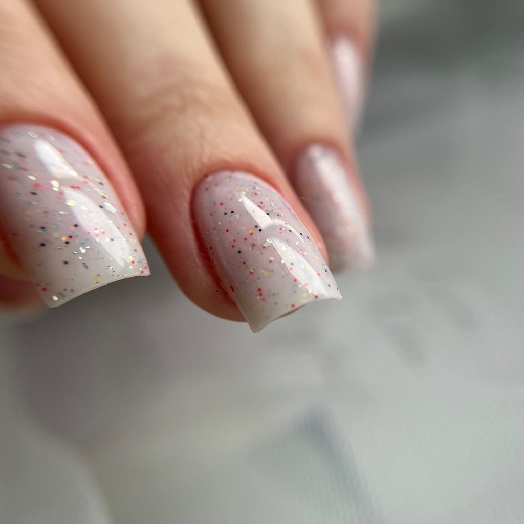 Маникюр с покрытием гель-лак