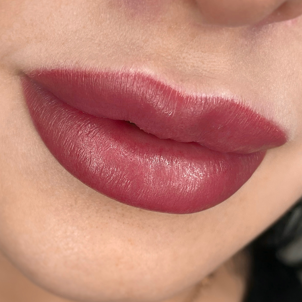 Перманентный макияж губ